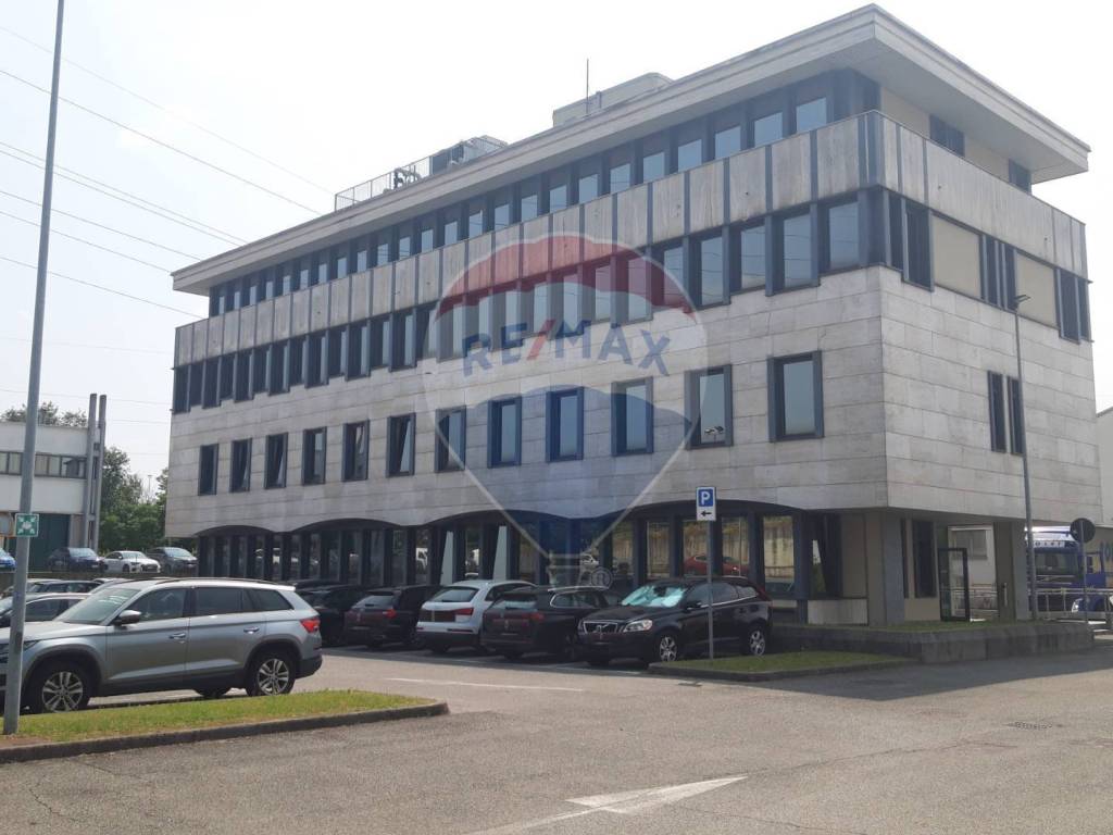 ufficio in affitto a Caponago