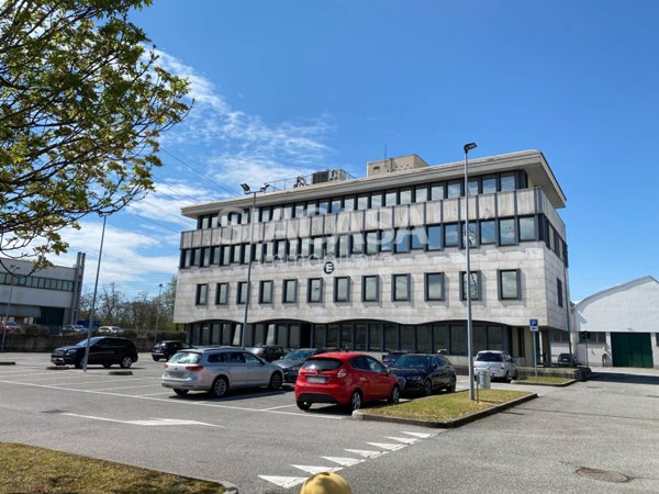 ufficio in affitto a Caponago