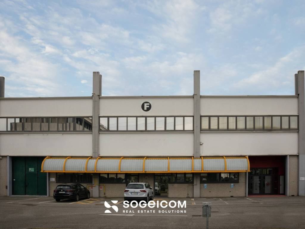 locale commerciale in affitto a Caponago