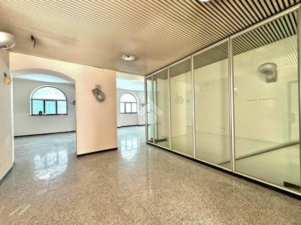 negozio in affitto a Caponago