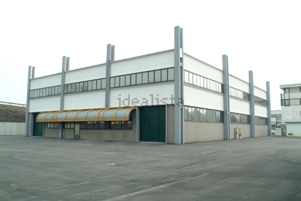 capannone in affitto a Caponago