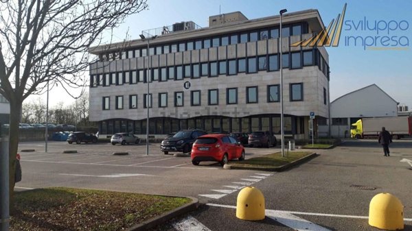 ufficio in affitto a Caponago