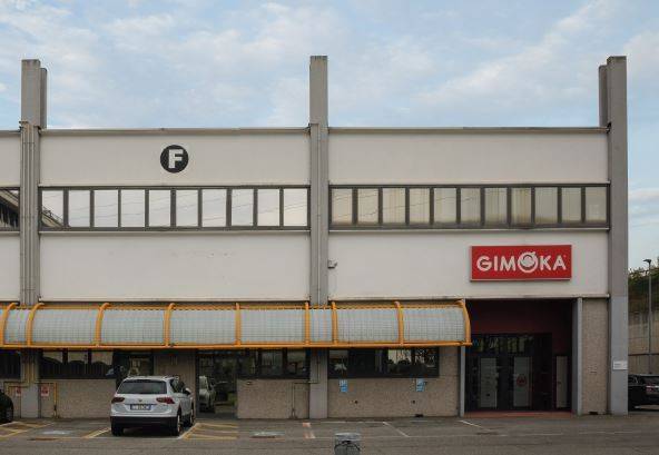 locale commerciale in affitto a Caponago