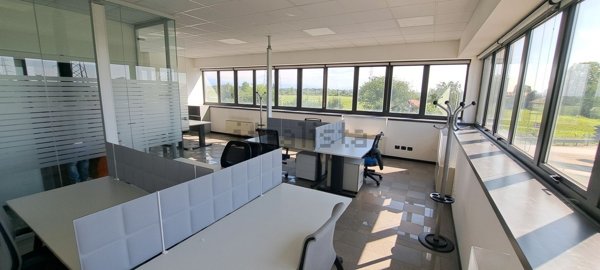 ufficio in affitto a Caponago