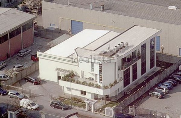 capannone in affitto a Caponago