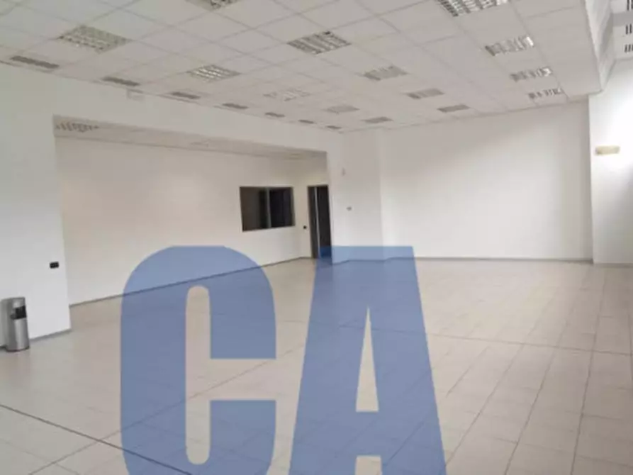 locale commerciale in affitto a Caponago