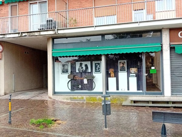 locale commerciale in affitto a Cornate d'Adda in zona Colnago