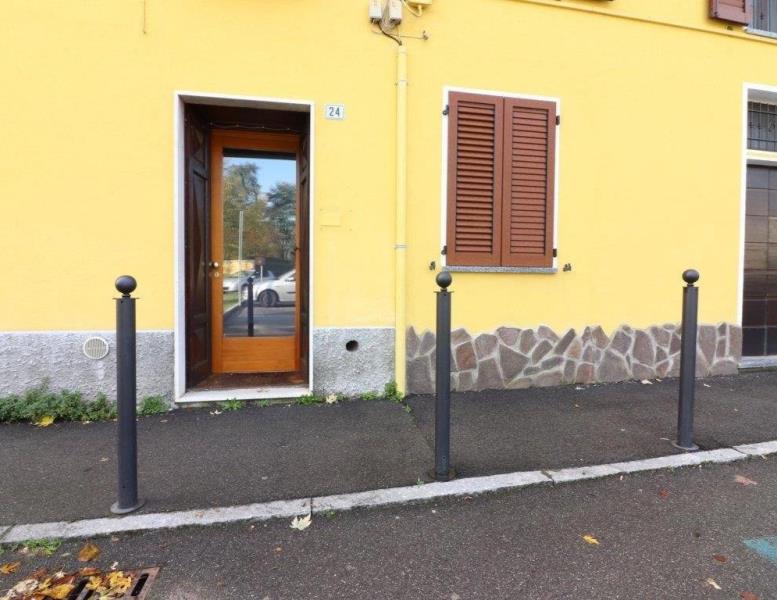 negozio in affitto a Cornate d'Adda in zona Colnago