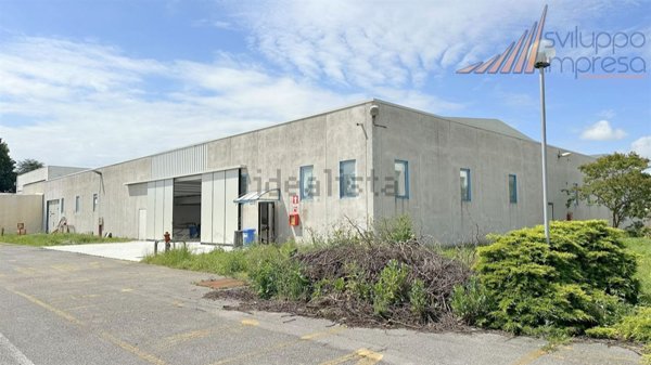 capannone in affitto a Cornate d'Adda