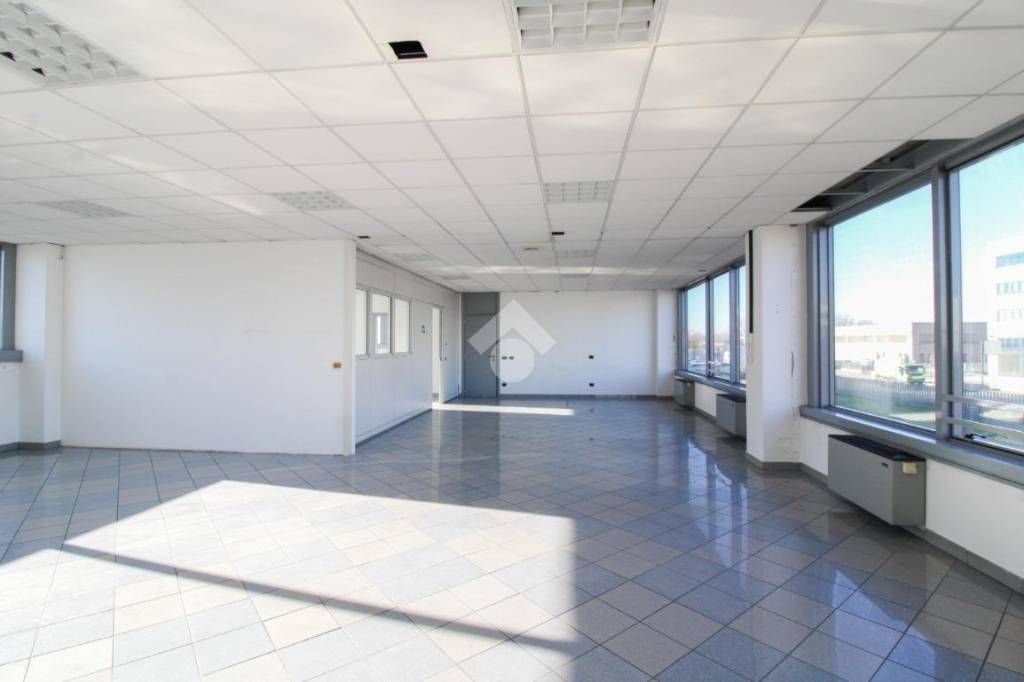 ufficio in affitto a Cornate d'Adda