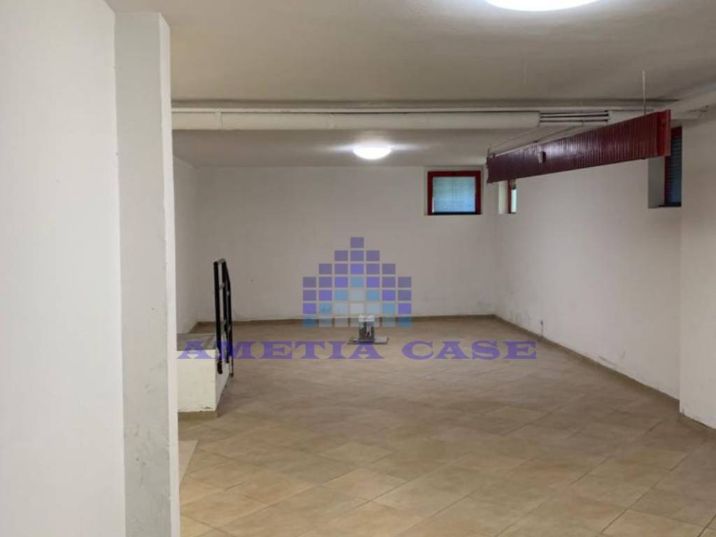 locale commerciale in affitto a Cornate d'Adda