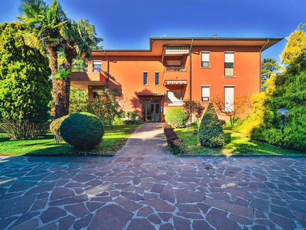 locale commerciale in affitto a Cornate d'Adda