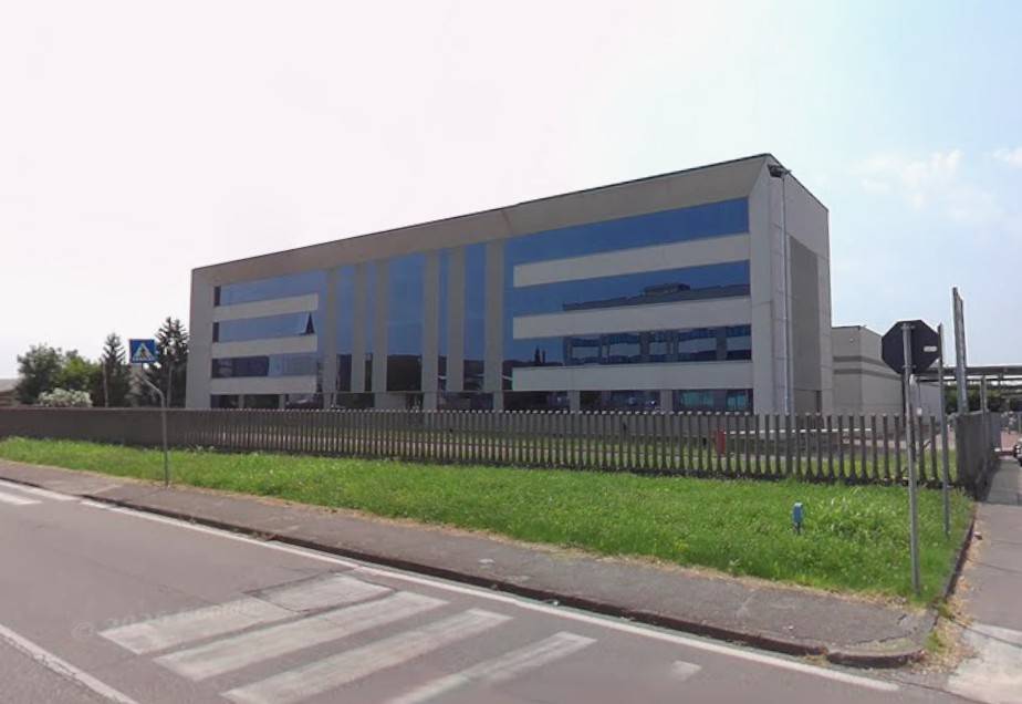 locale commerciale in affitto a Cornate d'Adda