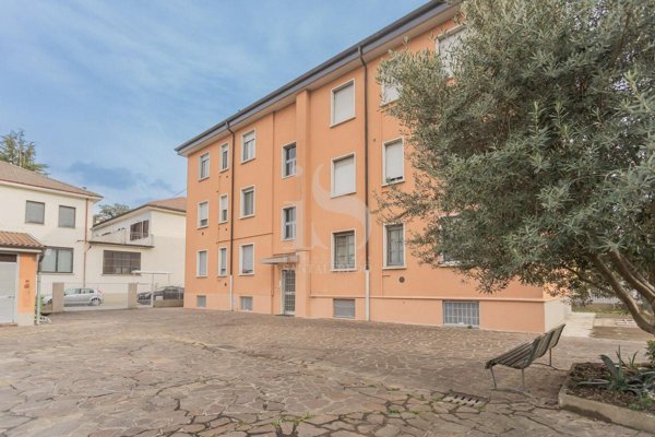 appartamento in affitto a Cornate d'Adda in zona Colnago