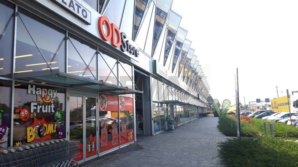 locale commerciale in affitto a Cornate d'Adda