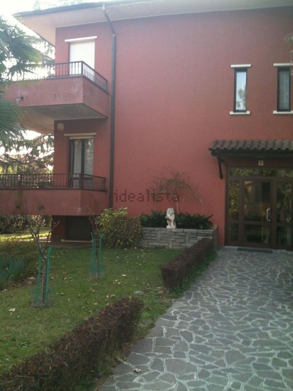 locale commerciale in affitto a Cornate d'Adda in zona Colnago