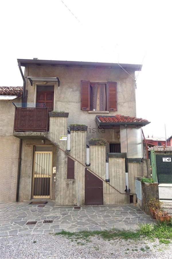 appartamento in affitto a Cornate d'Adda in zona Colnago