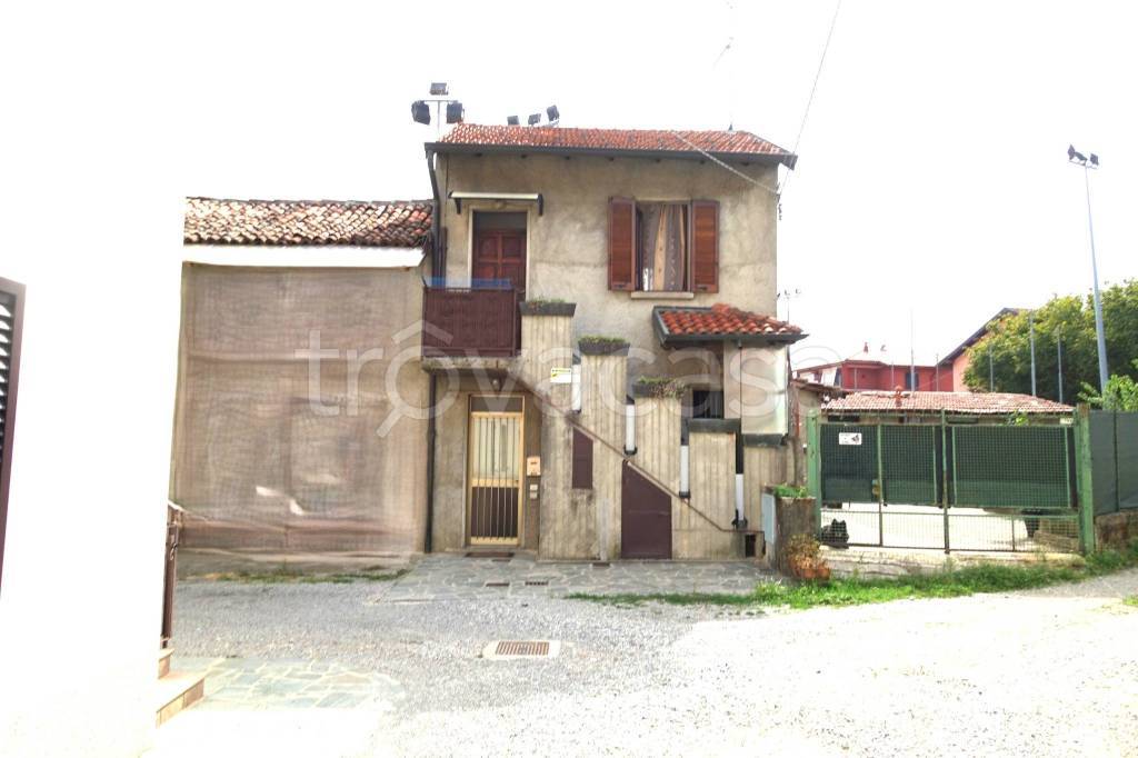 appartamento in affitto a Cornate d'Adda in zona Colnago
