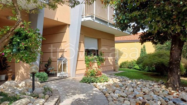 casa indipendente in affitto a Lentate sul Seveso