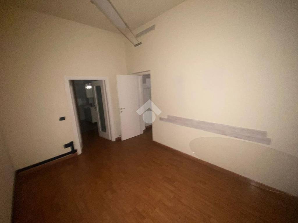 negozio in affitto a Lentate sul Seveso in zona Mocchirolo