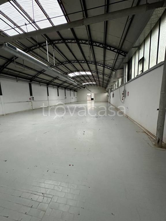 locale commerciale in affitto a Lentate sul Seveso in zona Mocchirolo