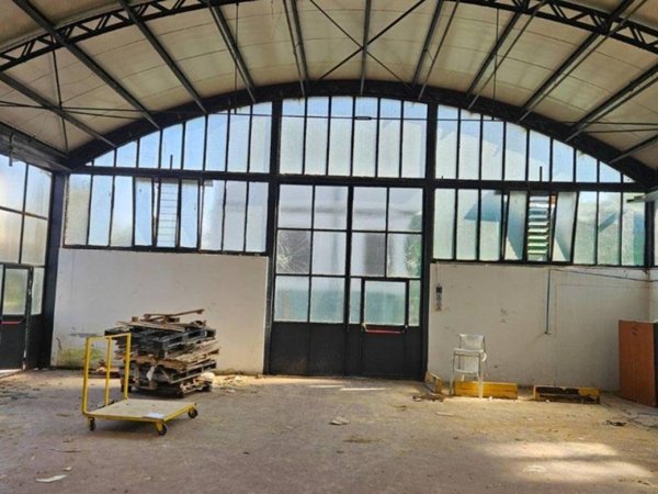 locale commerciale in affitto a Lentate sul Seveso