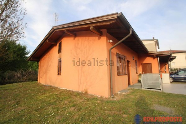 appartamento in affitto a Lentate sul Seveso in zona Camnago