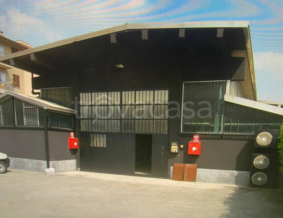 locale commerciale in affitto a Lentate sul Seveso in zona Camnago
