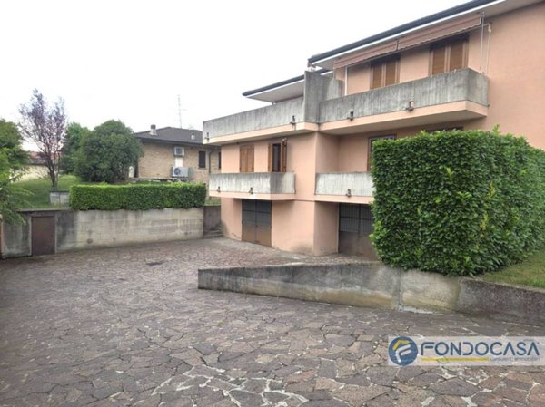 locale commerciale in affitto a Lentate sul Seveso in zona Copreno