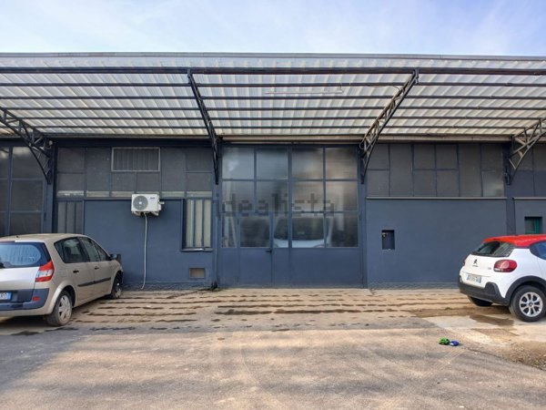 capannone in affitto a Lentate sul Seveso in zona Mocchirolo