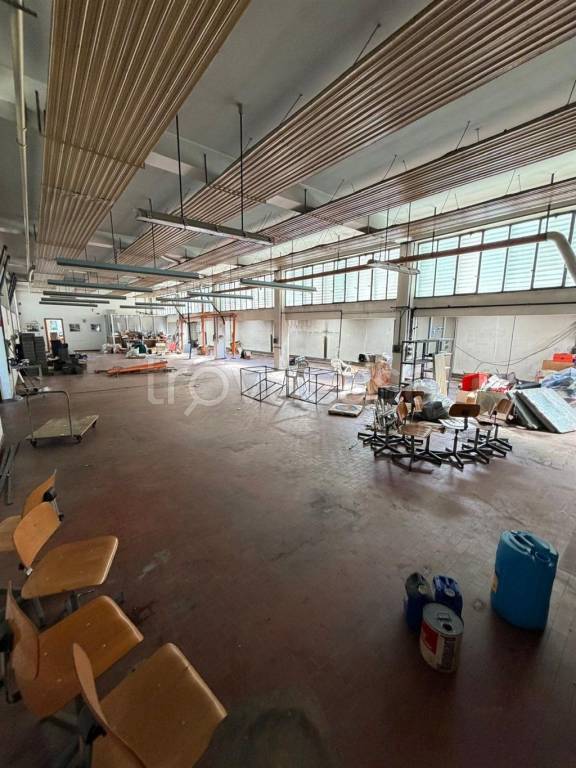 locale commerciale in affitto a Lentate sul Seveso in zona Birago