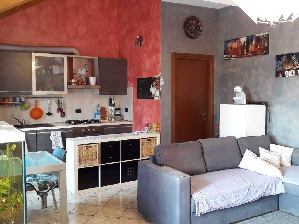 appartamento in affitto a Roncello