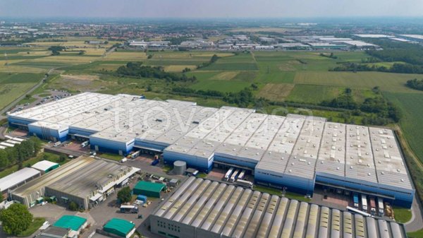 locale commerciale in affitto a Roncello