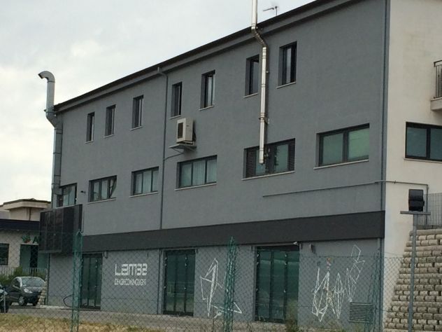 negozio in affitto a Fermo in zona Campiglione