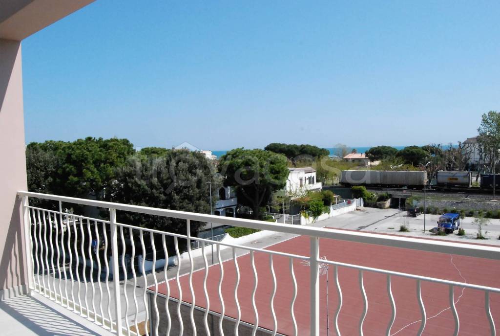 appartamento in affitto a Fermo in zona Camera