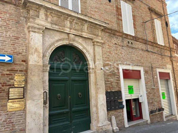 negozio in affitto a Fermo