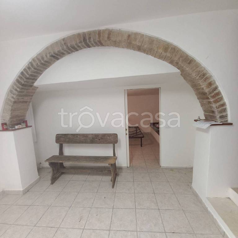 appartamento in affitto a Monsampietro Morico