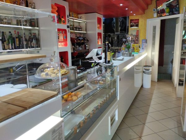 negozio in affitto a Montegranaro