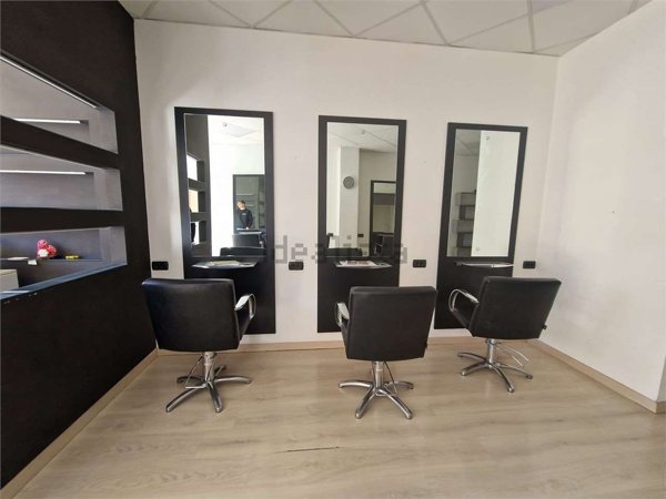 locale commerciale in affitto a Montegranaro