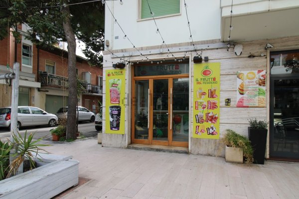negozio in affitto a Porto San Giorgio