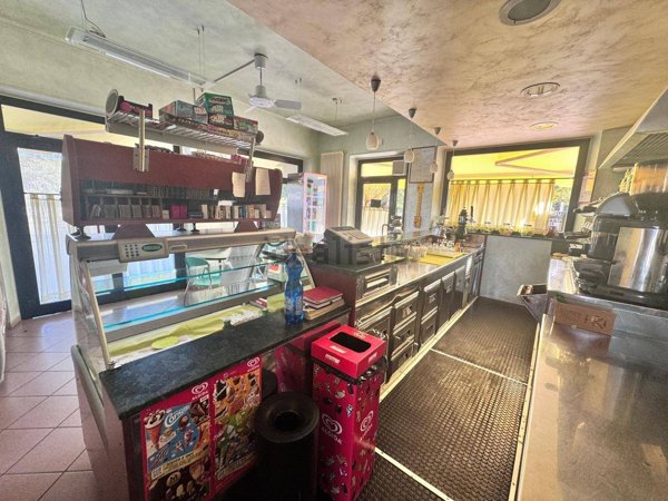 negozio in affitto a Porto San Giorgio