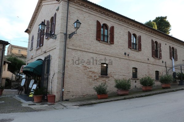 negozio in affitto a Porto San Giorgio