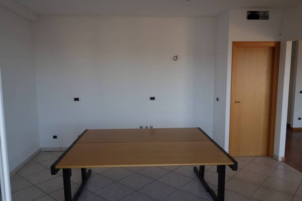 locale commerciale in affitto a Porto San Giorgio