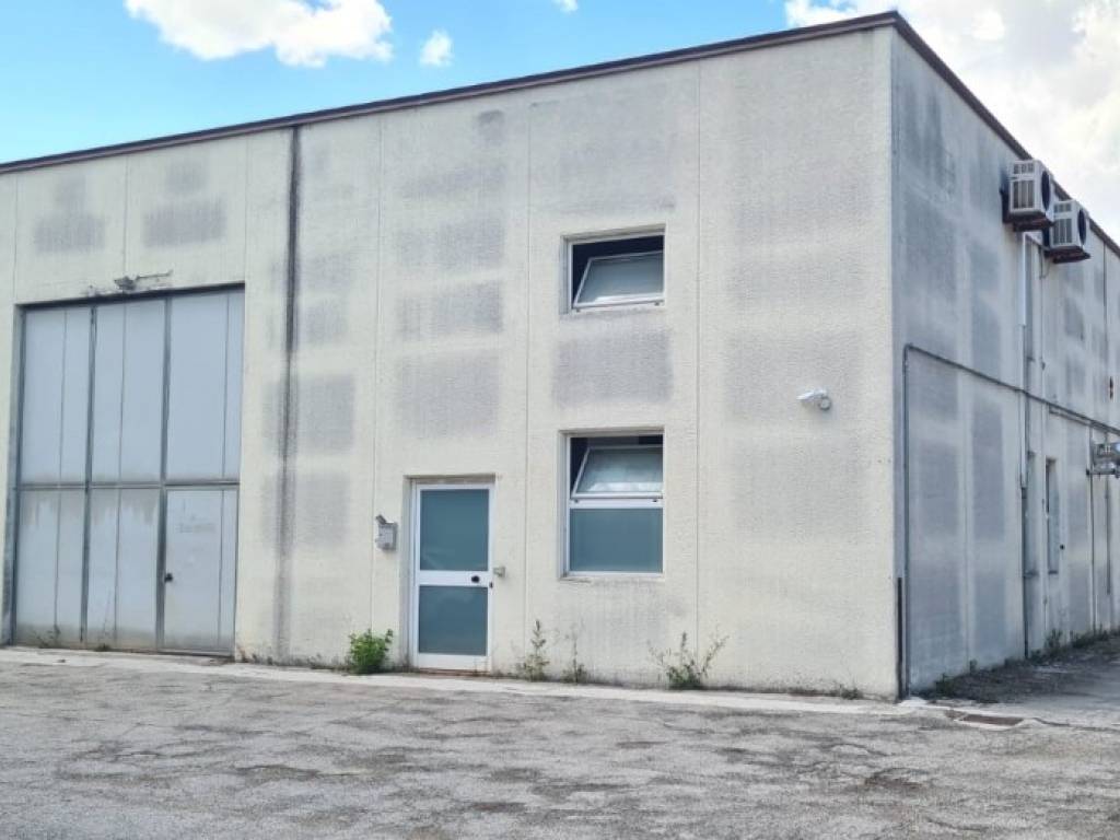 locale commerciale in affitto a Porto Sant'Elpidio