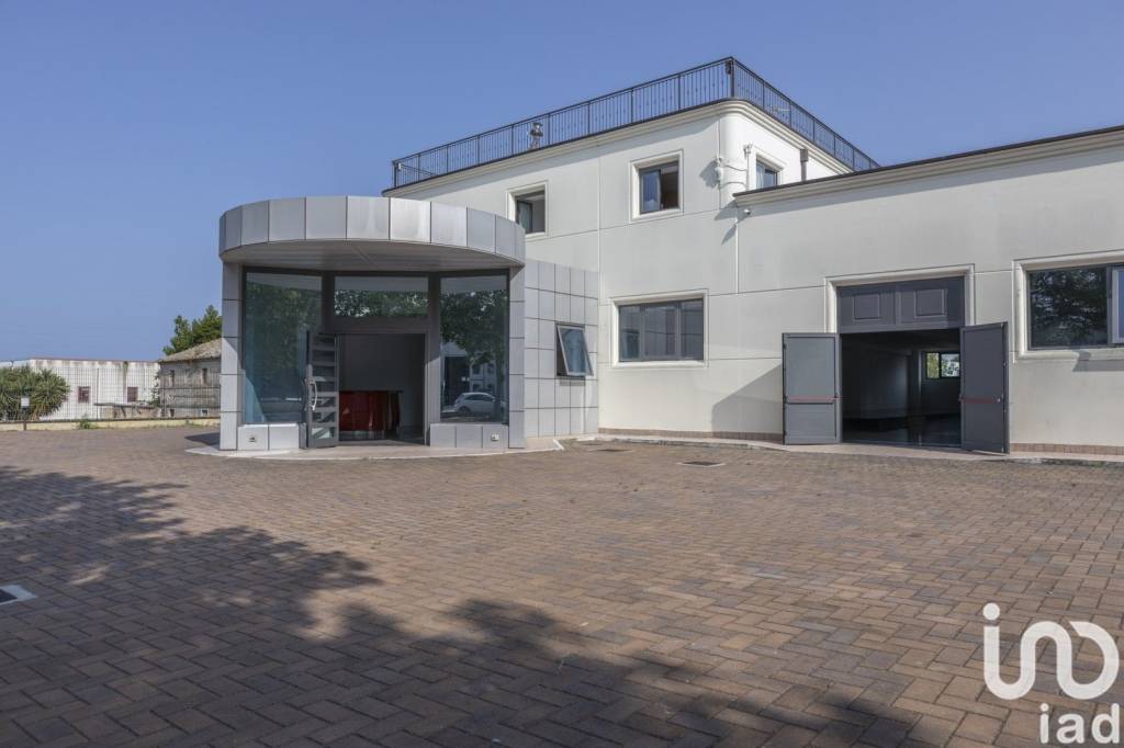 negozio in affitto a Porto Sant'Elpidio