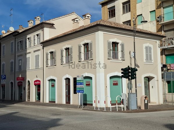 negozio in affitto a Porto Sant'Elpidio