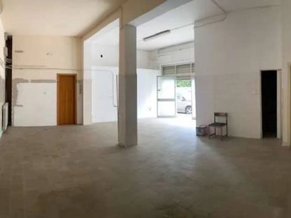 negozio in affitto a Porto Sant'Elpidio