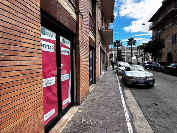 negozio in affitto a Porto Sant'Elpidio