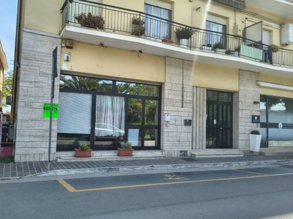 negozio in affitto a Porto Sant'Elpidio