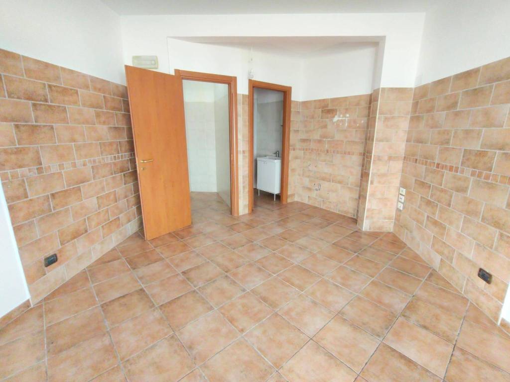 negozio in affitto a Porto Sant'Elpidio